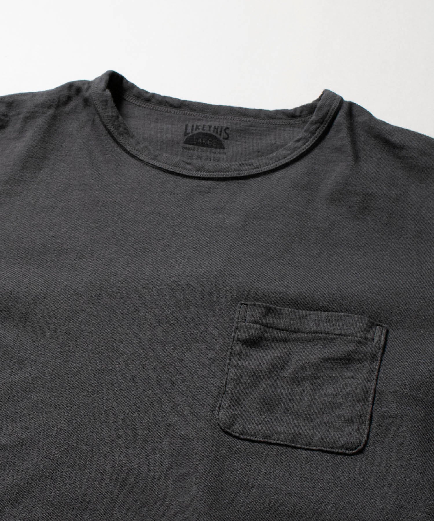 Recycle Organic Cotton Bamboo Charcoal Dye Pocket Tee - Rowokaru | リサイクルオーガニックコットン 竹炭染めポケットTシャツ | ボタニカルダイ | 草木染め